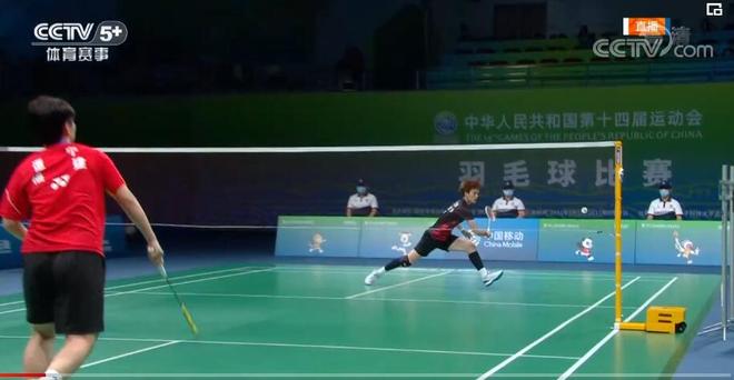 王楚钦，“复仇”成功！澎湃新闻.